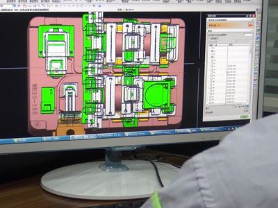 世邦塑膠-模具設(shè)計(jì)中